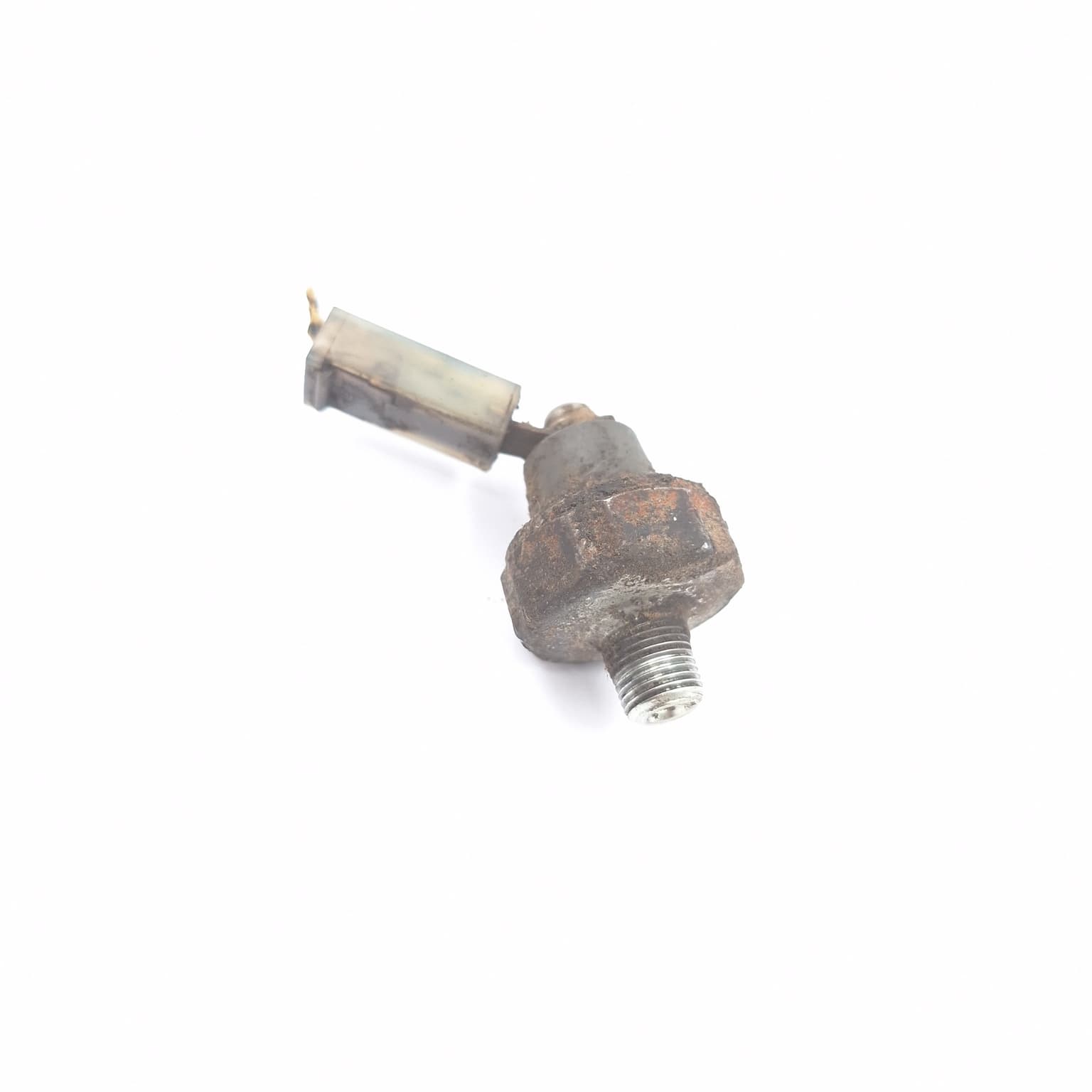 Oil pressure sensor Toyota RAV 4 Mk 2 2000–2005 – 1