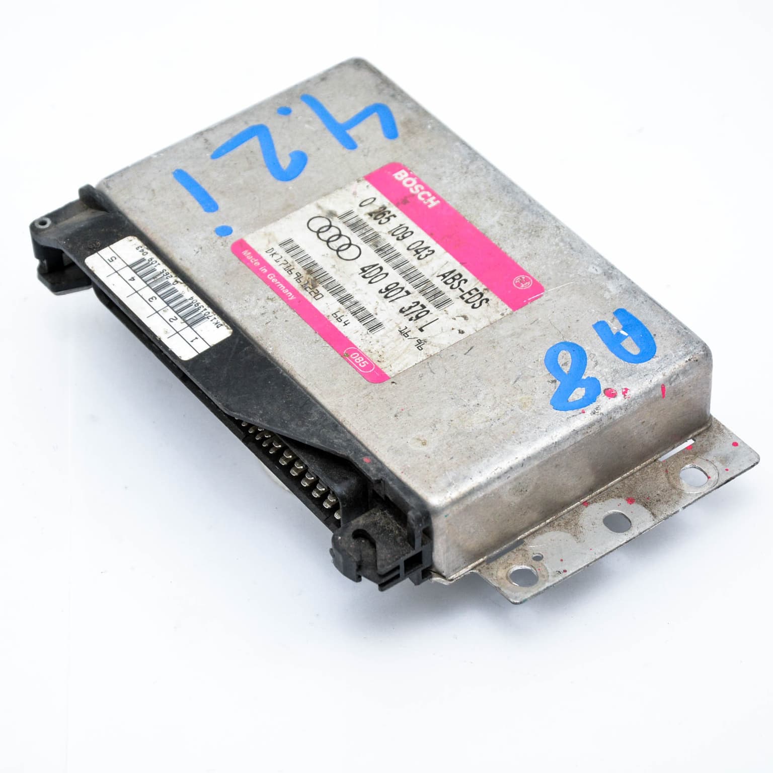 ABS ESP control unit Audi A8 (4D) 1994–2002 4D0907379L – 1