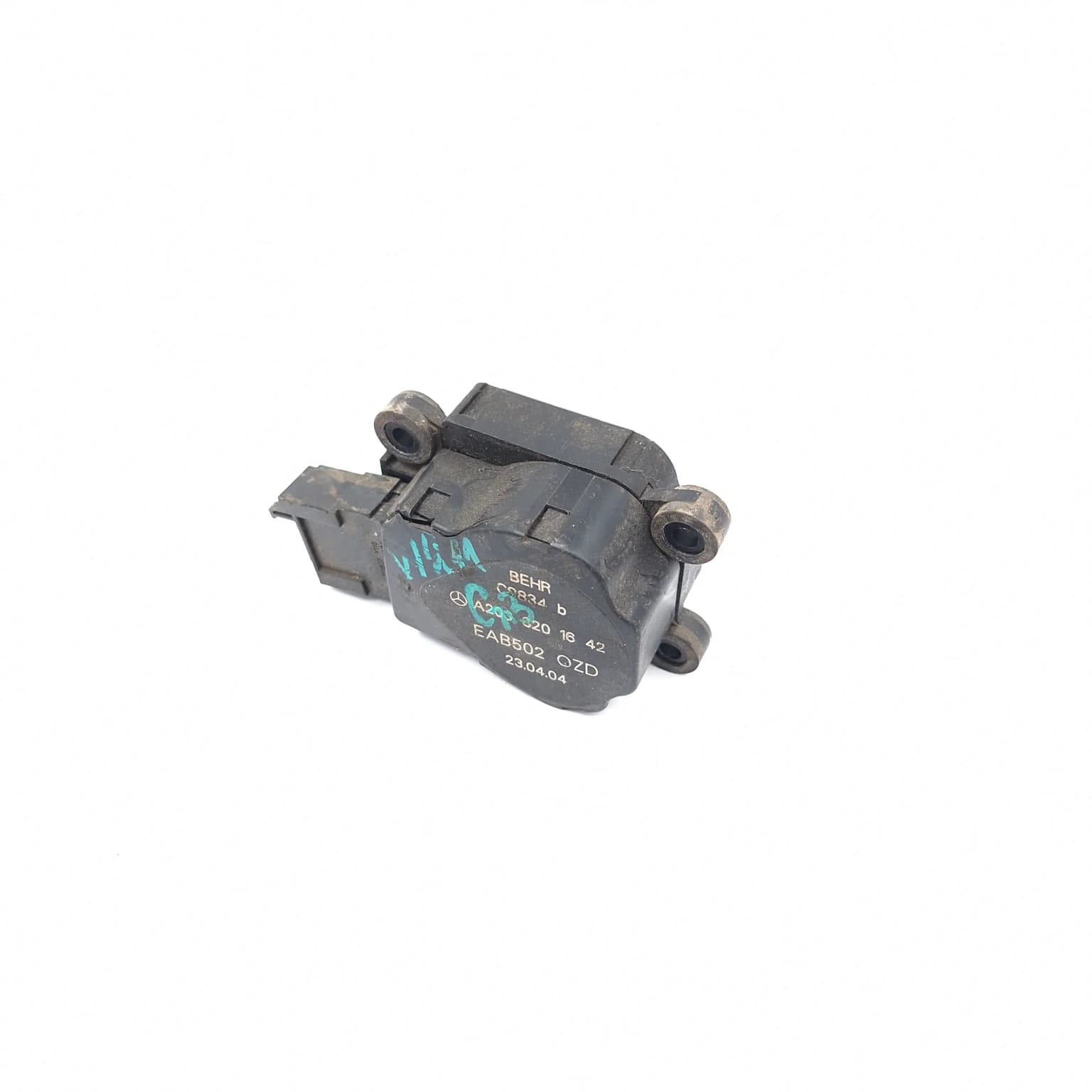 Electronic actuator Mercedes-Benz E-CLASS (W211) 2002–2009 A2038201642 – 1