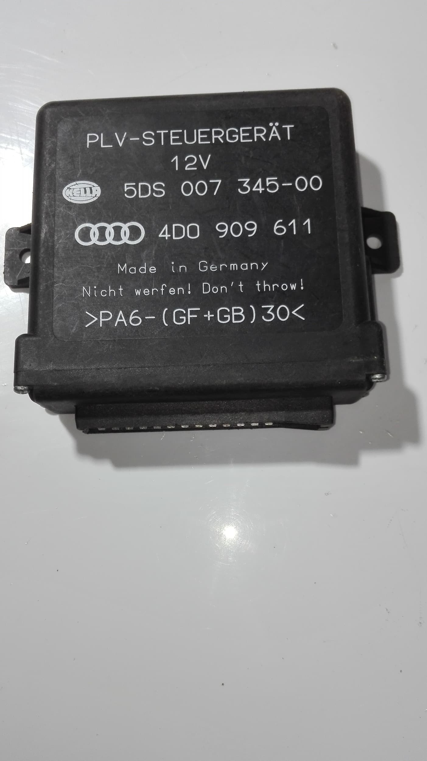 Calculateur Audi A8 (4D) 1994–2002 4D0909611 – 1