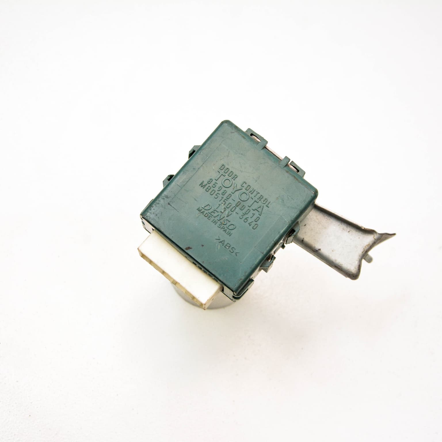 Control unit Toyota YARIS (XP10) 1999–2005 859800D010 – 1