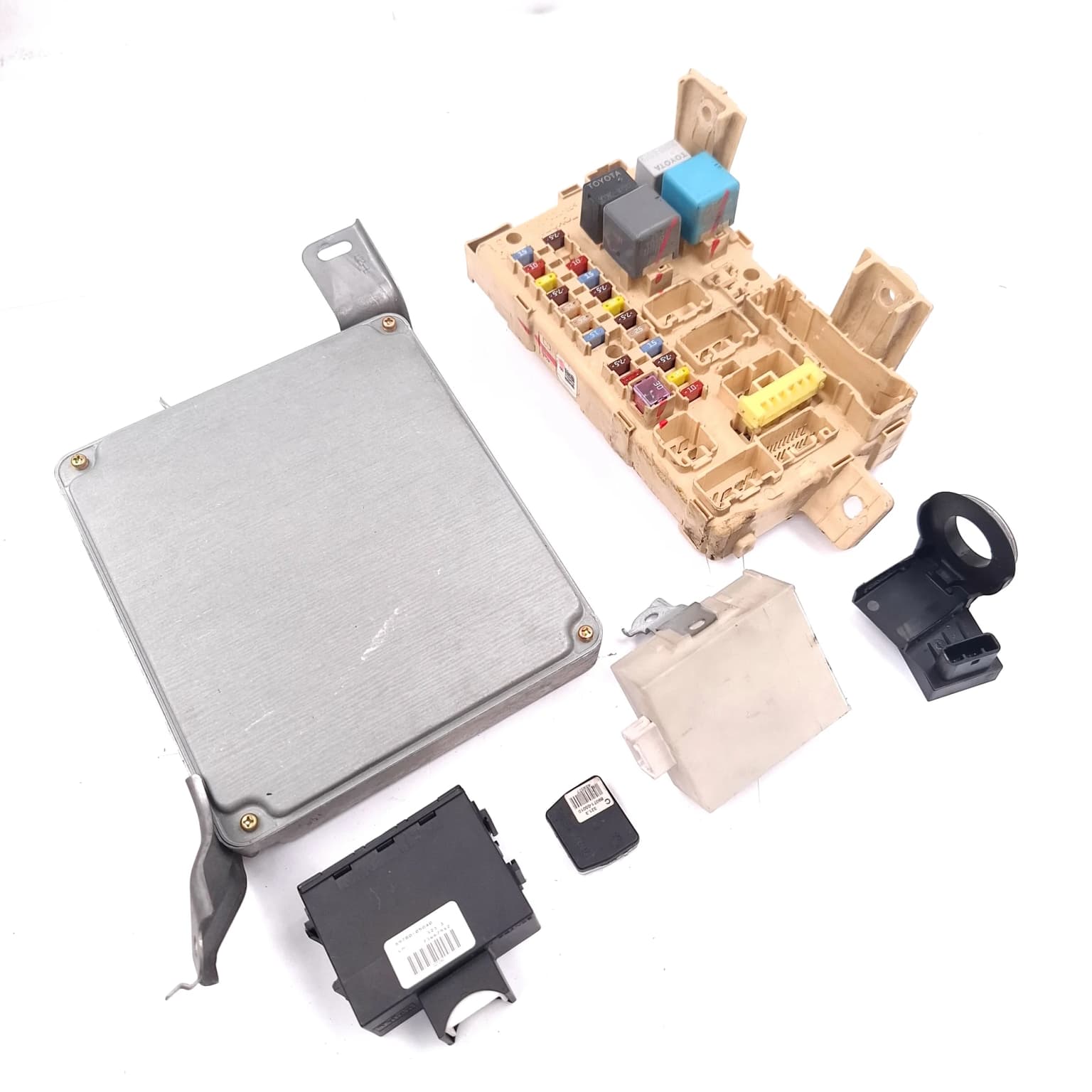 Ignition kit Toyota AVENSIS (T25) 2003–2008 2.0 D-4D 1CD-FTV 8966105690 – 1