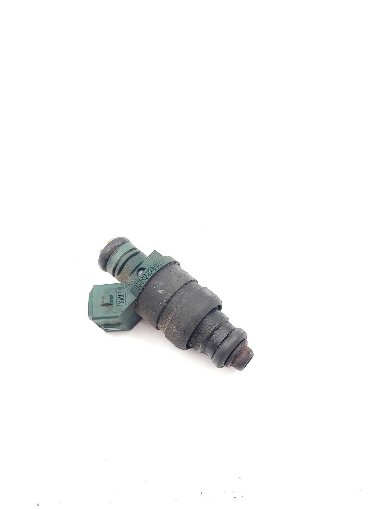 Fuel injector Seat TOLEDO Mk 2 (1M) 1998–2006 1.6 AKL 037906031AA – 1