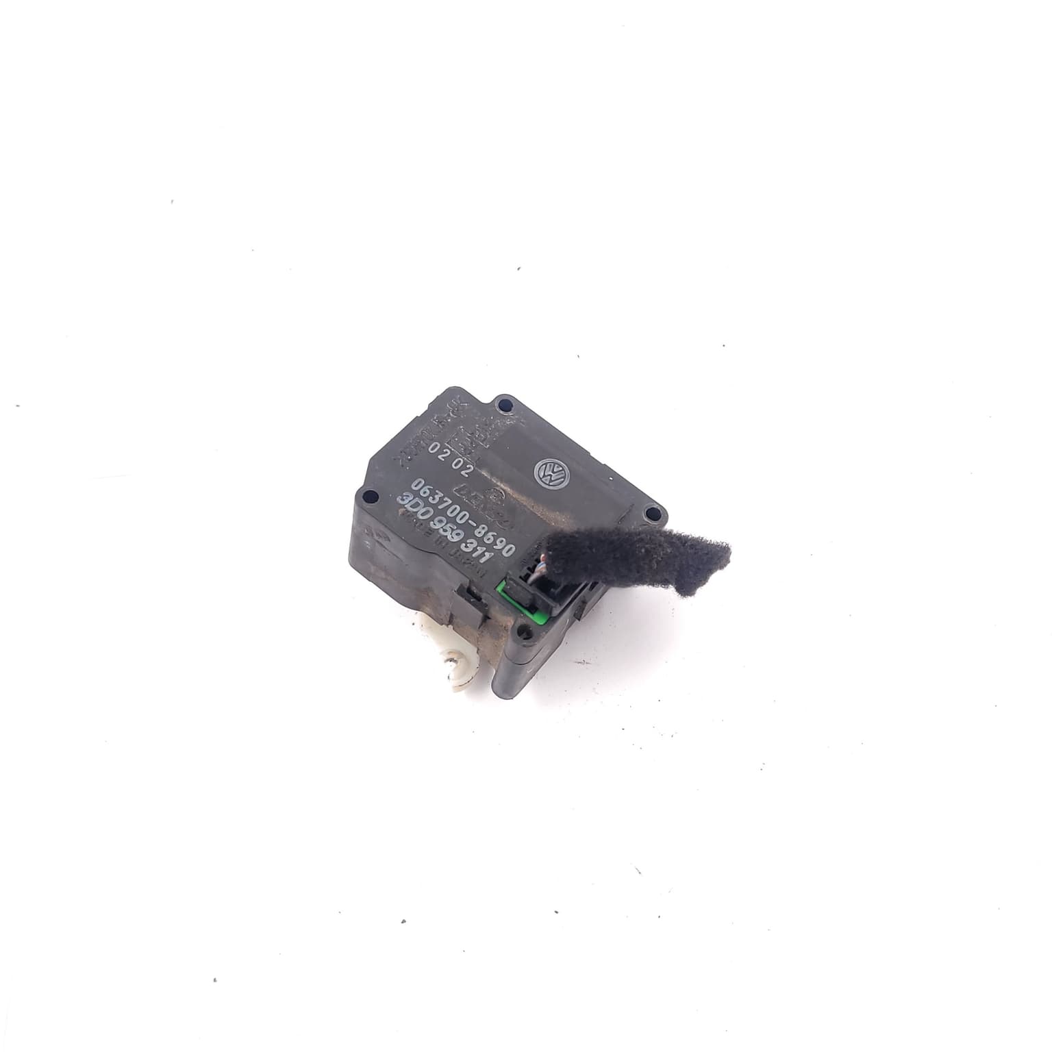 Electronic actuator VW PHAETON (3D) 2002–2016 0637008690 – 1