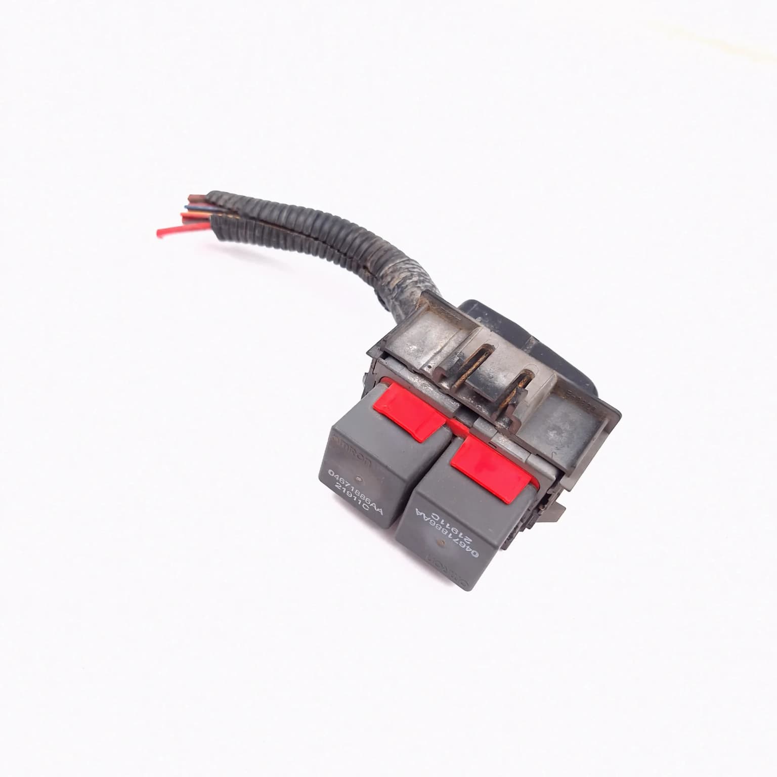Relay Dodge CALIBER 2006–2012 04671886AA – 1