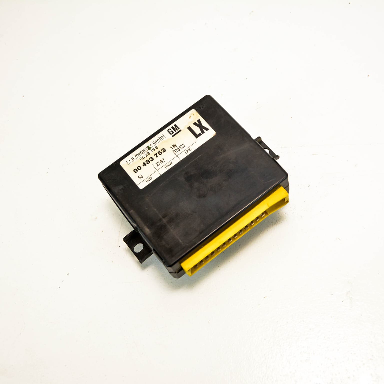 Control unit Opel TIGRA A (95) 1994–2000 90483753 – 1