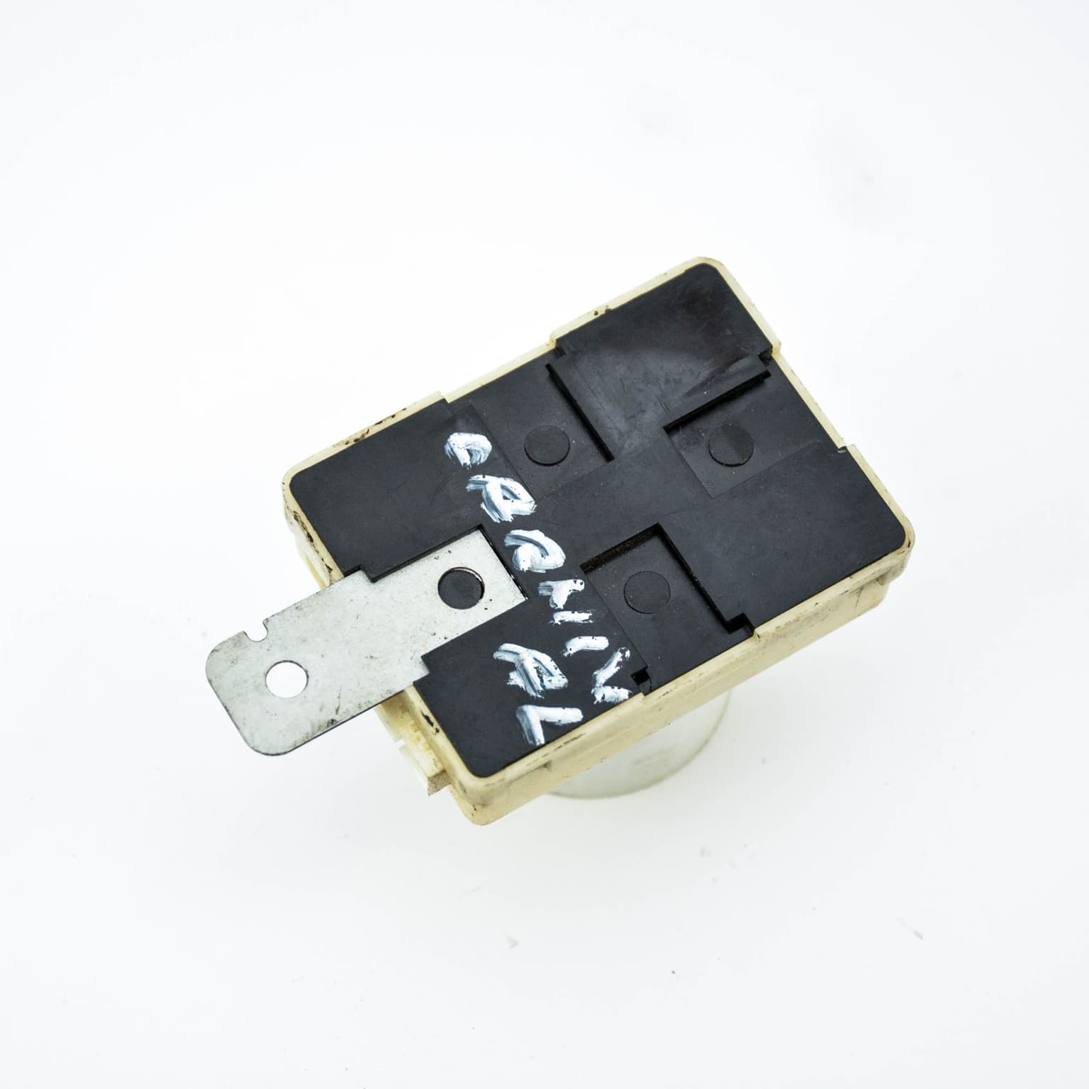 Calculateur Kia CARNIVAL 1998–2006 10R021820 – 1