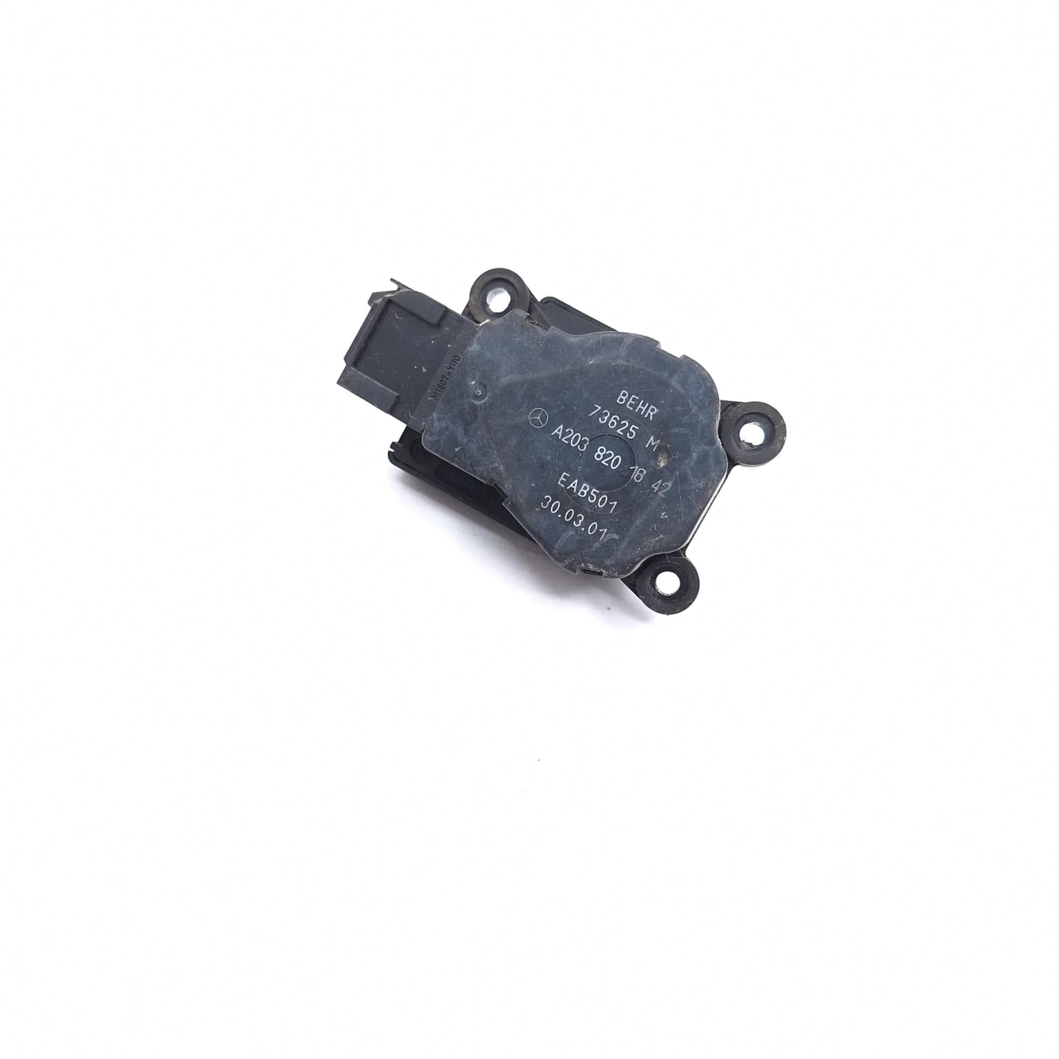 Electronic actuator Mercedes-Benz C-CLASS (W203) 2000–2007 A2038201642 – 1