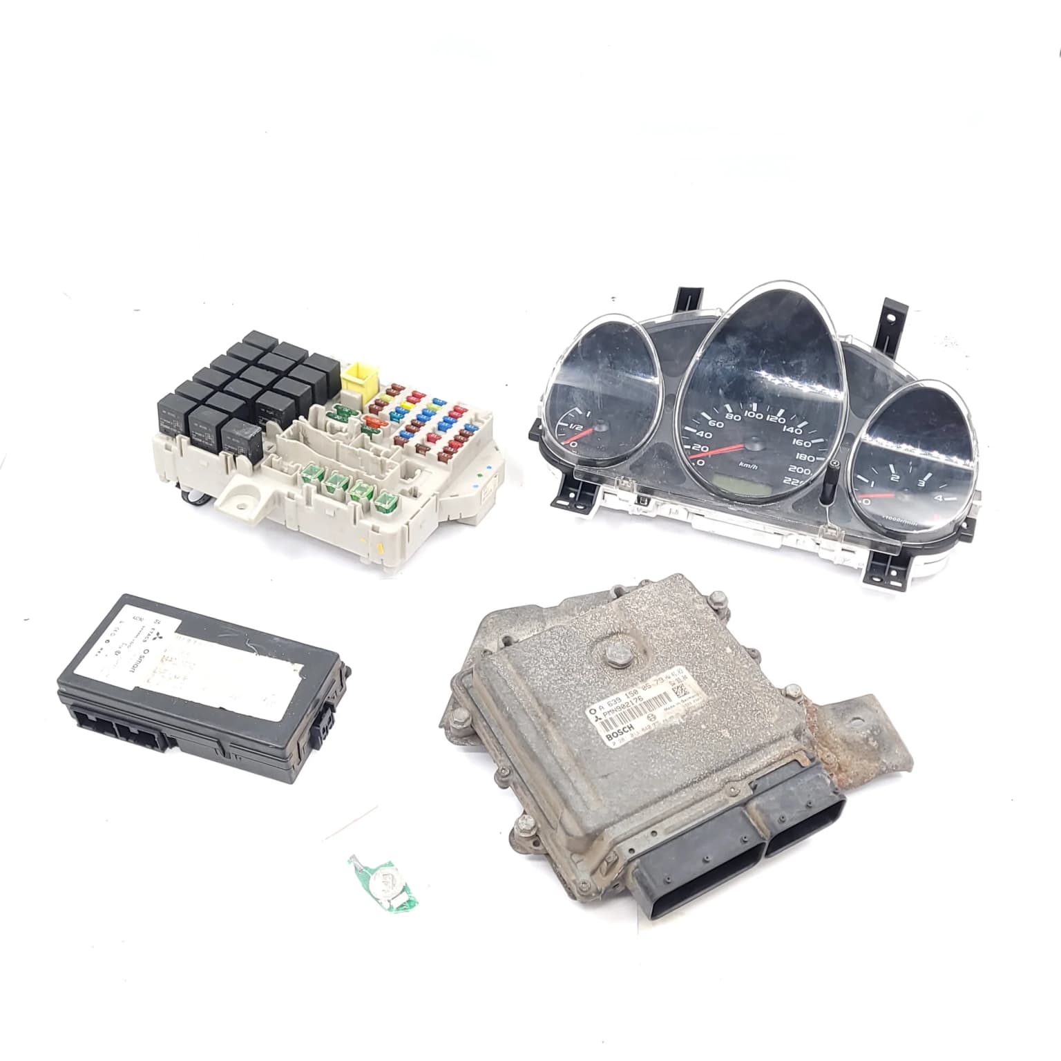 Kit calculateur et serrures Mitsubishi COLT 6 (Z3A, Z2A) 2002–2012 1.5 DI-D OM 639.939 MN108320 – 1