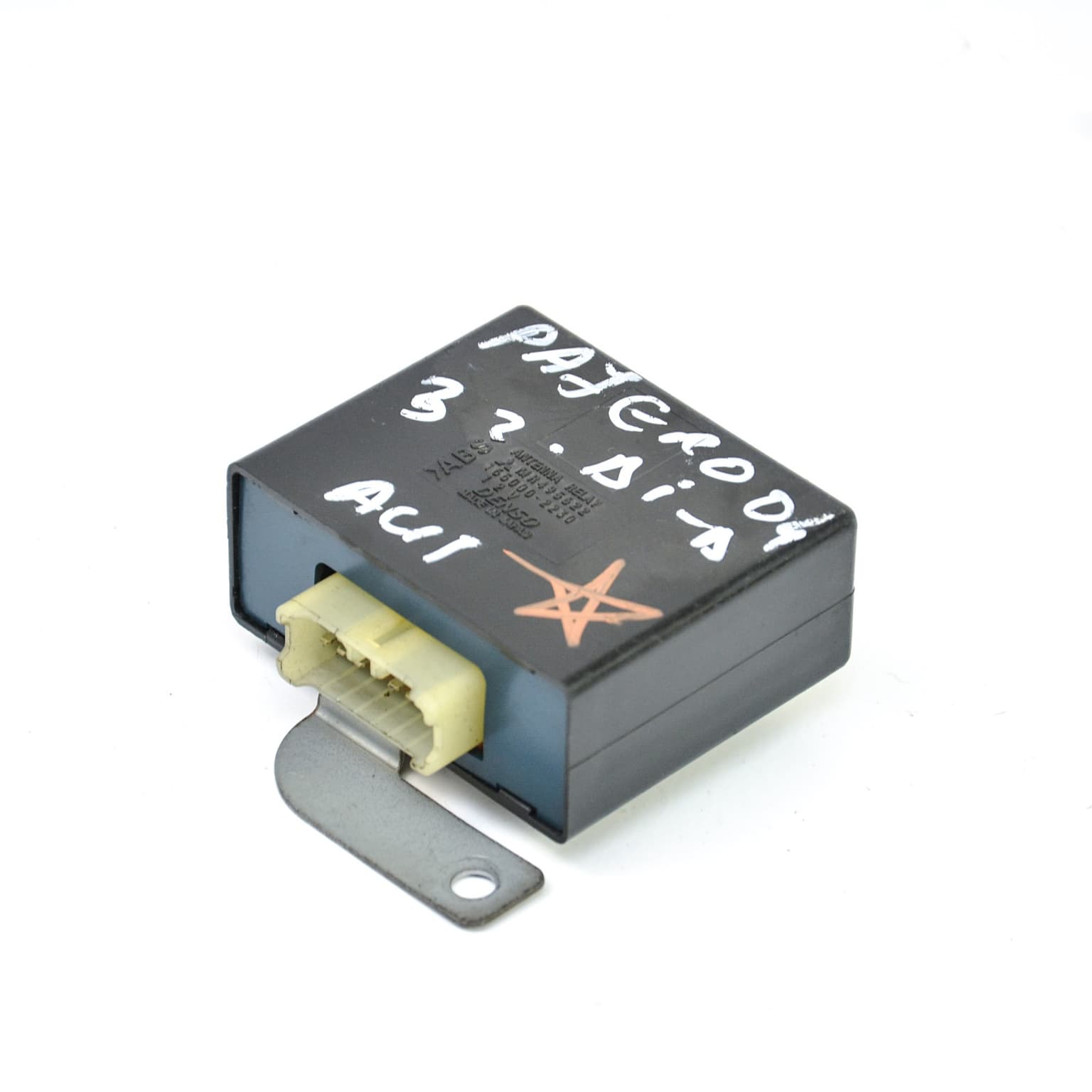 Control unit Mitsubishi PAJERO 3 (V60) 1999–2007 MR495622 – 1