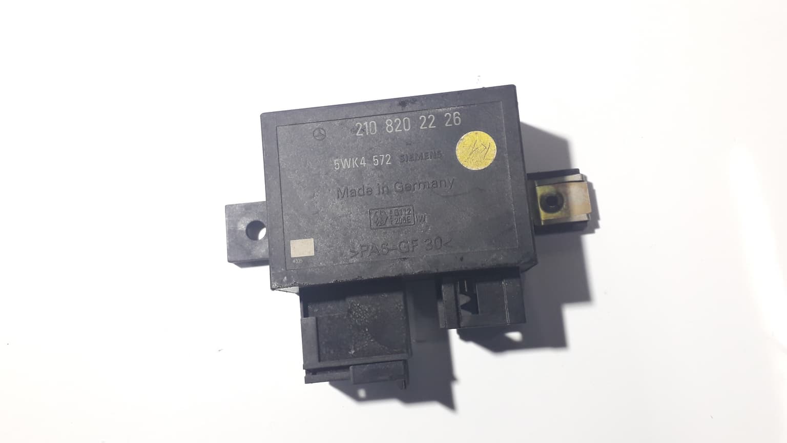 Control unit Mercedes-Benz C-CLASS (W203) 2000–2007 2108202226 – 1