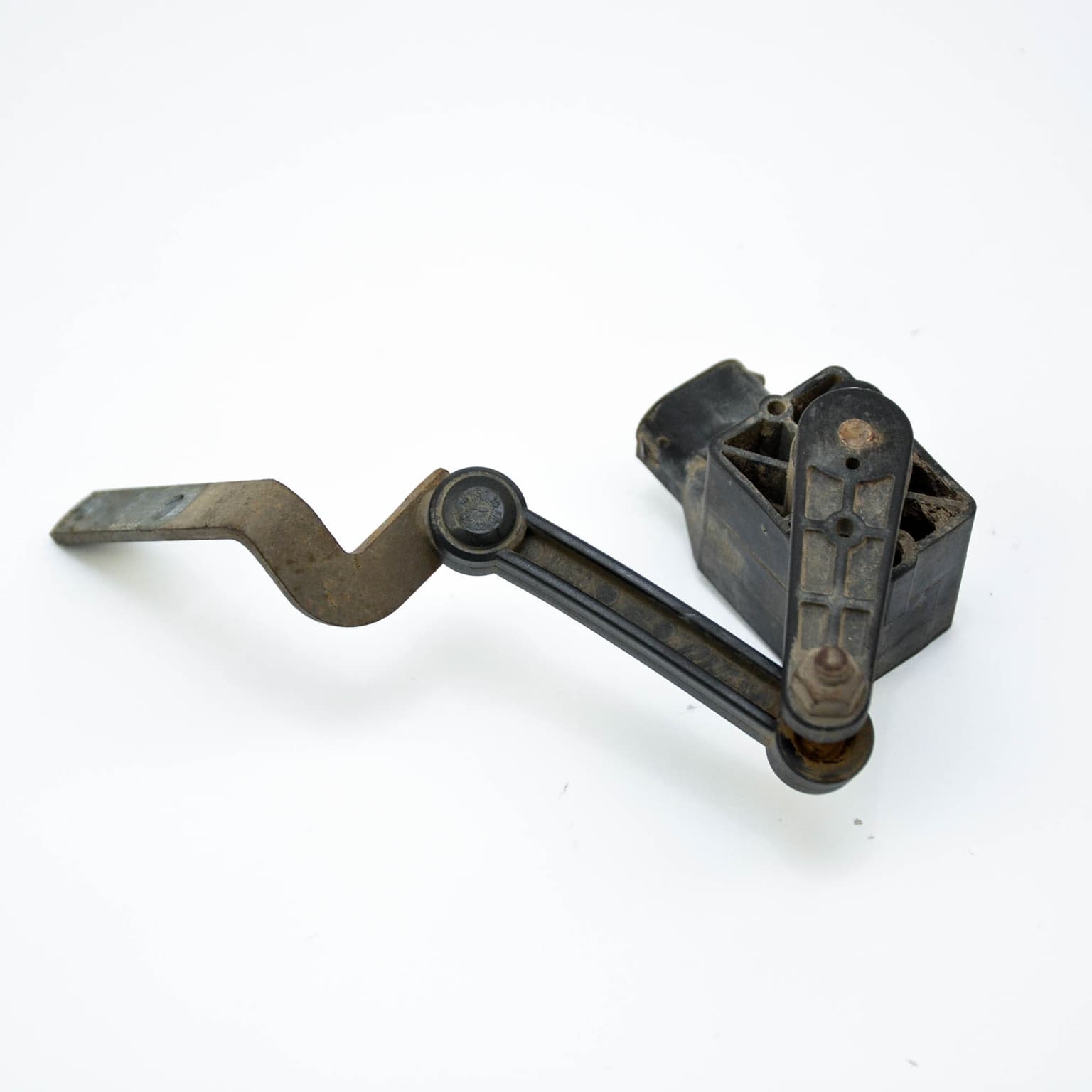 Suspension height sensor Mercedes-Benz ML / M-CLASS (W164) 2005–2011 ML 320 CDI 4-matic (164.122) OM 642.940 A0105427717 – 1