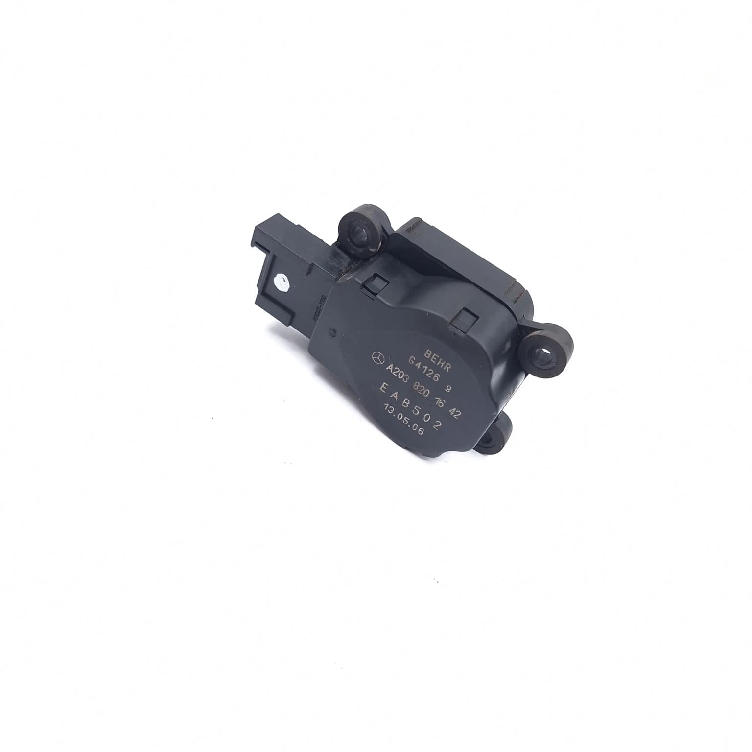 Electronic actuator Mercedes-Benz C-CLASS (W203) 2000–2007 A2038201642 – 1