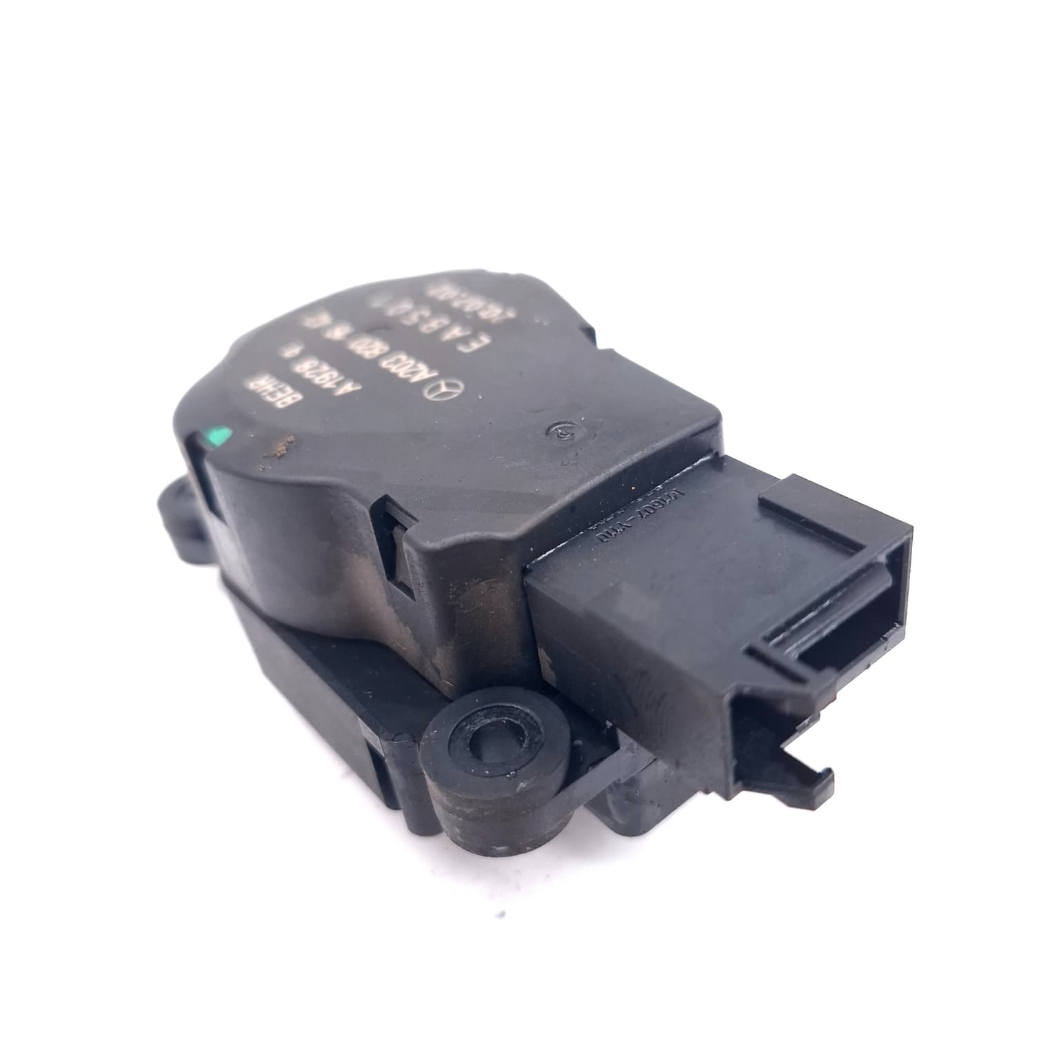 Electronic actuator Mercedes-Benz C-CLASS (W203) 2000–2007 C 200 CDI (203.004) OM 611.962 A2038201642 – 1