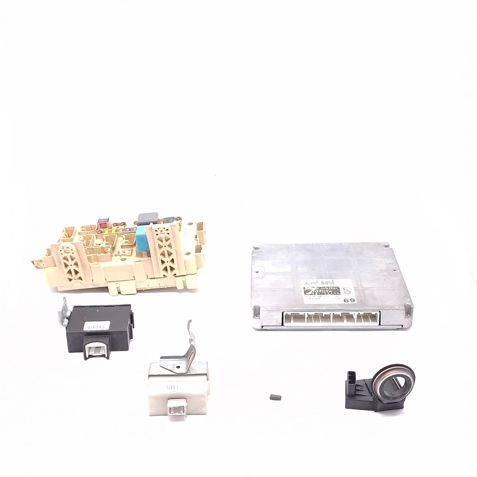 Ignition kit Toyota AVENSIS (T25) 2003–2008 2.0 D-4D 1CD-FTV 8966105690 – 1