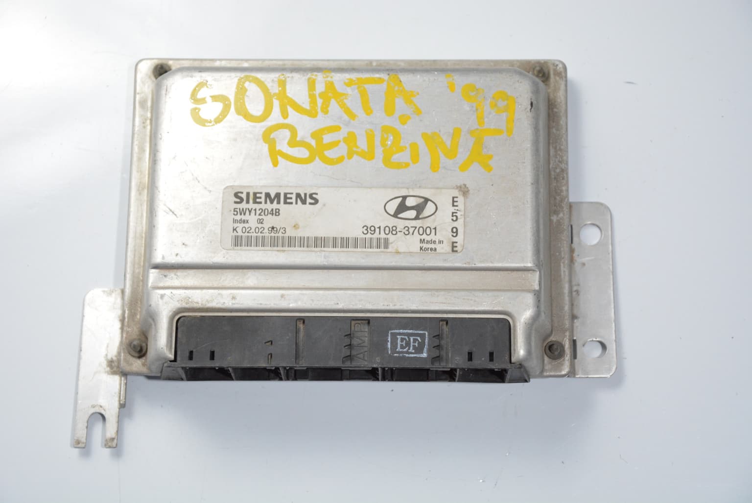 Engine control unit Hyundai SONATA Mk 2 (Y-3) 1993–1998 5WY1204B – 1