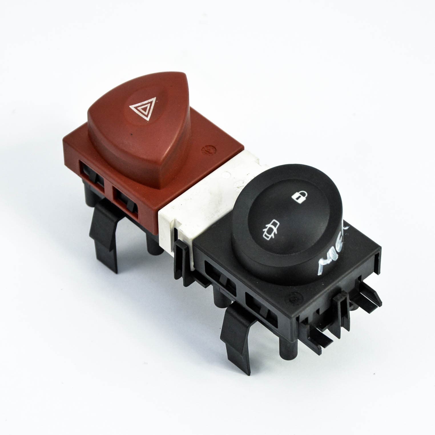Hazard light switch Renault MEGANE 2 2002–2010 1.9 dCi (BM0G, CM0G) F9Q 800 8200095493 – 1