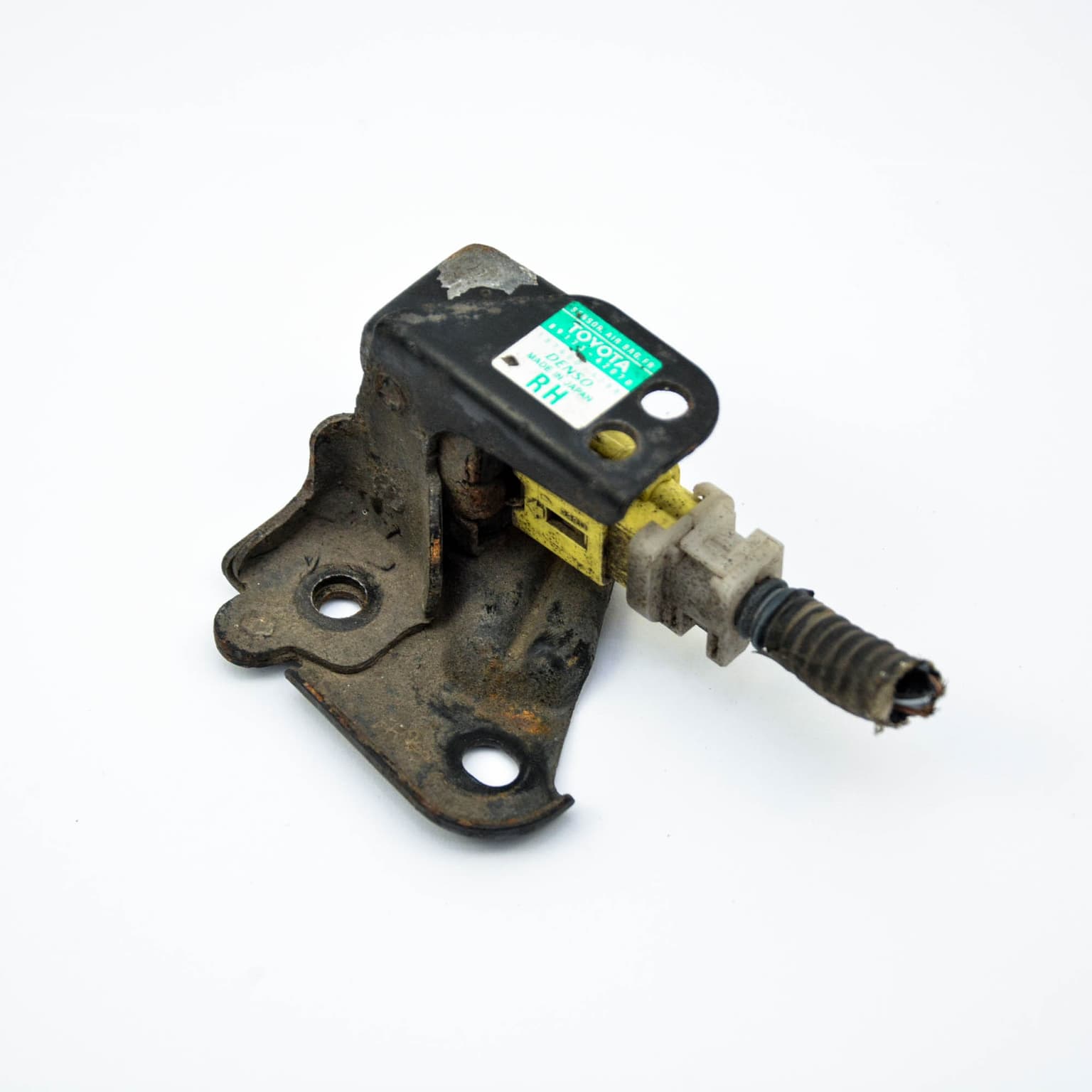 Impact sensor Toyota RAV 4 Mk 2 2000–2005 2.0 D-4D 4WD 8917342070 – 1