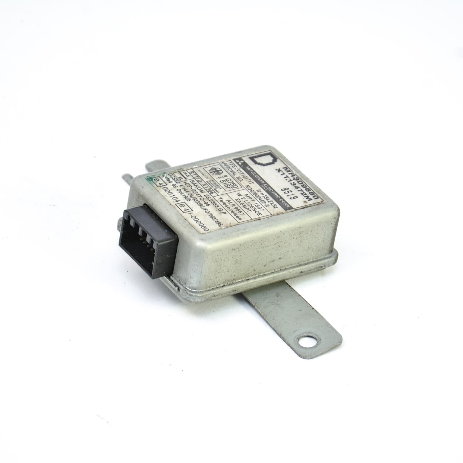 Control unit Mitsubishi SPACE WAGON (D0V/W) 1984–1992 MR309680 – 1