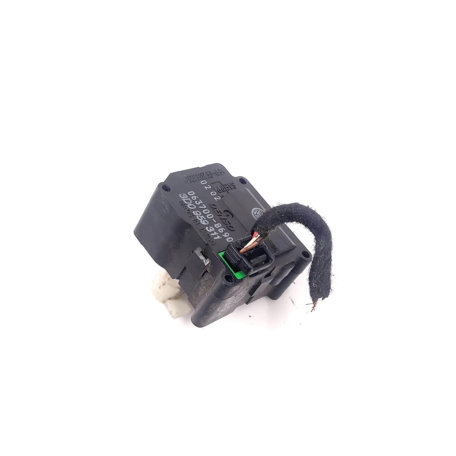 Electronic actuator VW PHAETON (3D) 2002–2016 0637008690 – 1