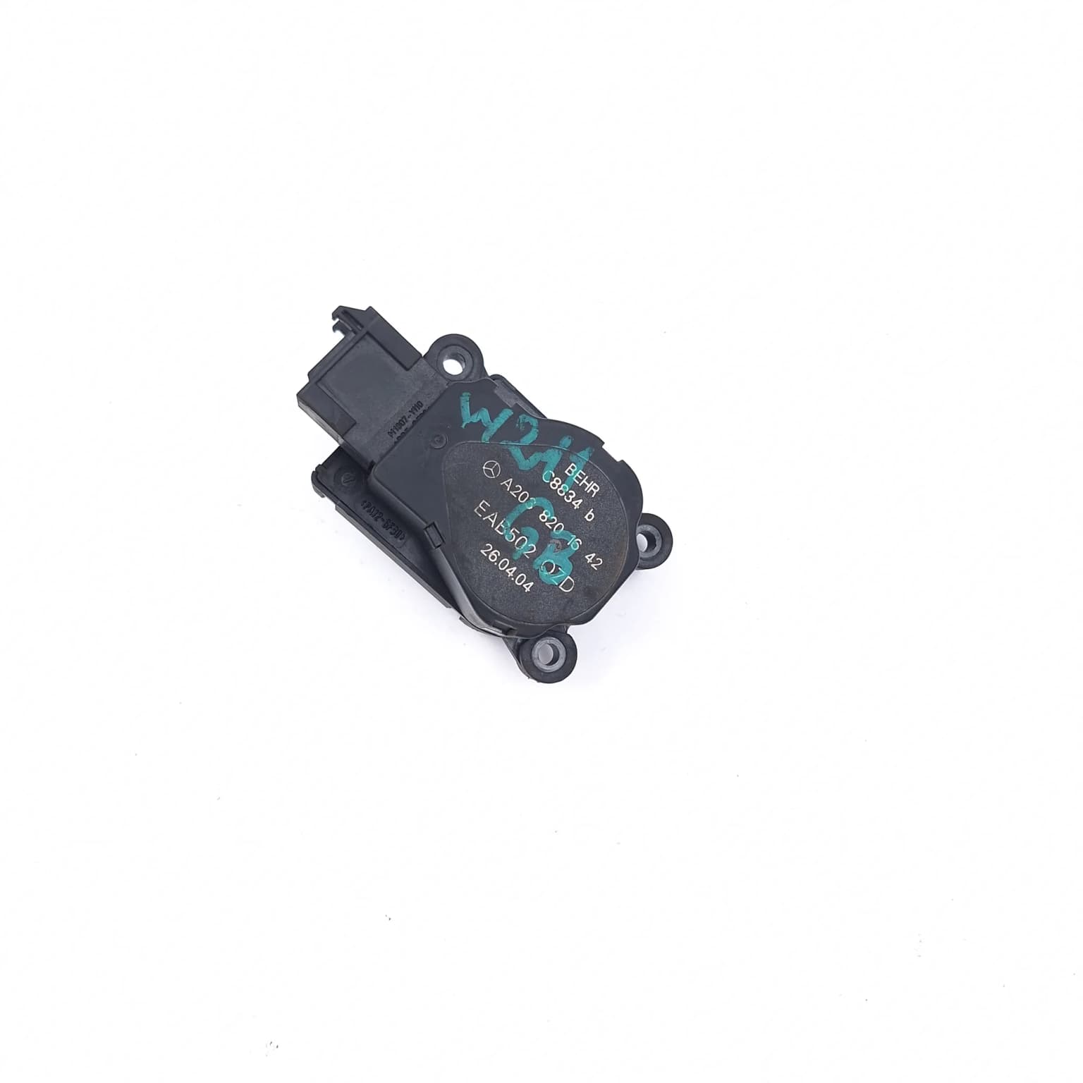 Electronic actuator Mercedes-Benz E-CLASS (W211) 2002–2009 A2038201642 – 1