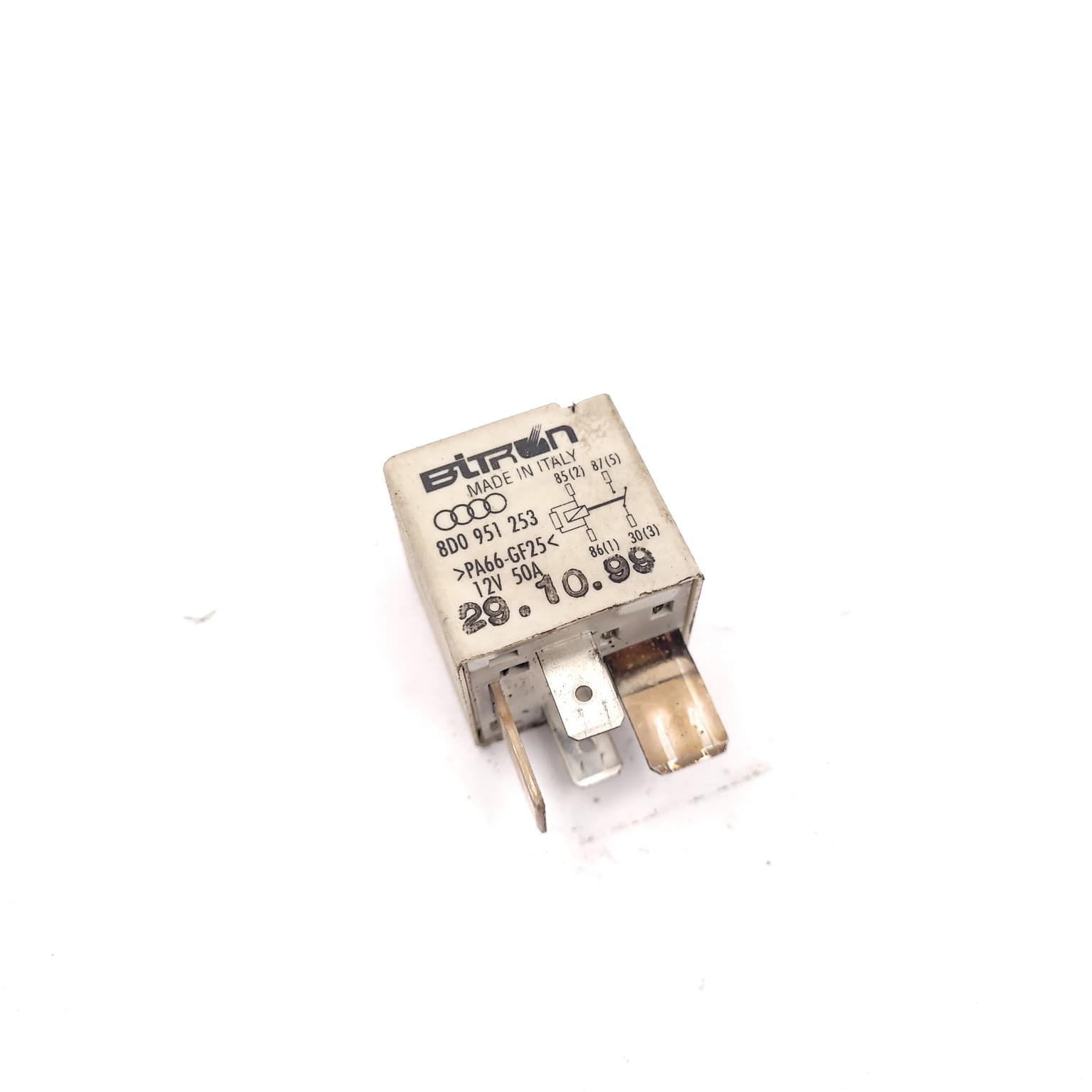 Relay Audi A8 (4D) 1994–2002 8D0951253 – 1