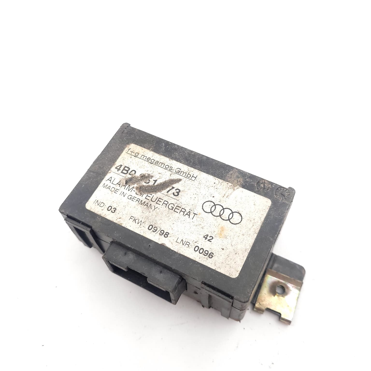 Calculateur Audi A4 B7 (8E) 2004–2008 4B0951173 – 1