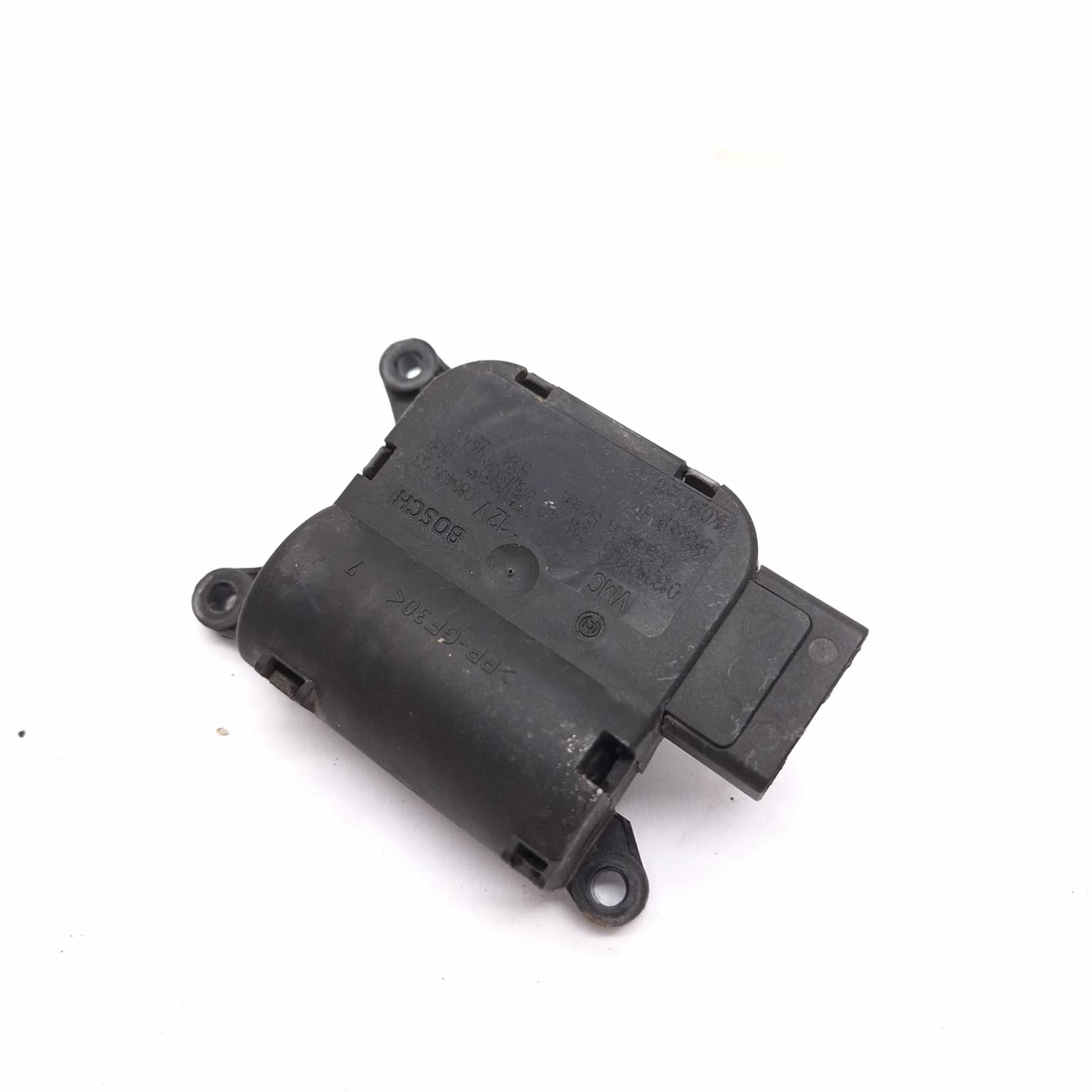 Electronic actuator VW GOLF 5 2003–2009 0132801345 – 1