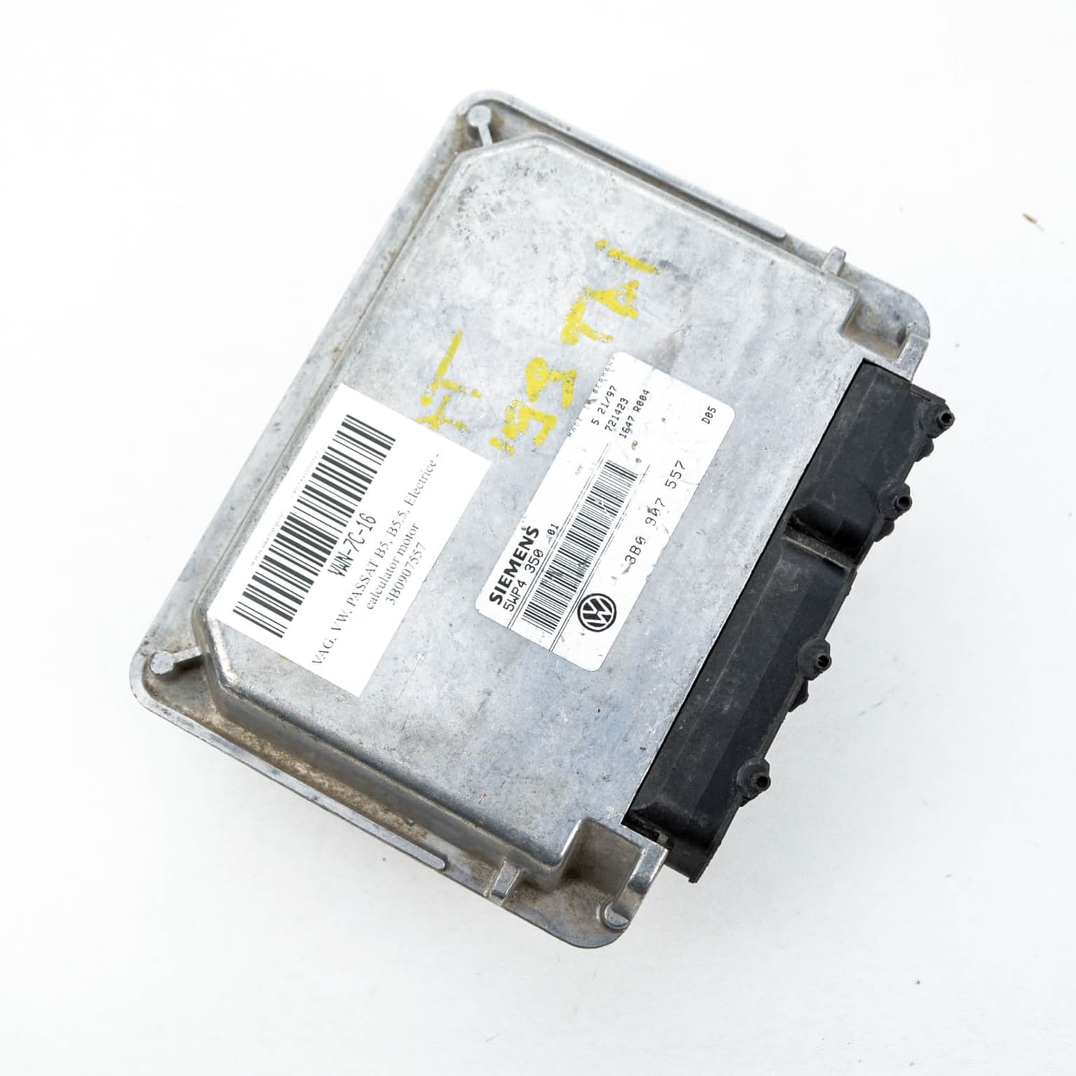 Engine control unit VW PASSAT B5, B5.5 1996–2005 3B0907557 – 1