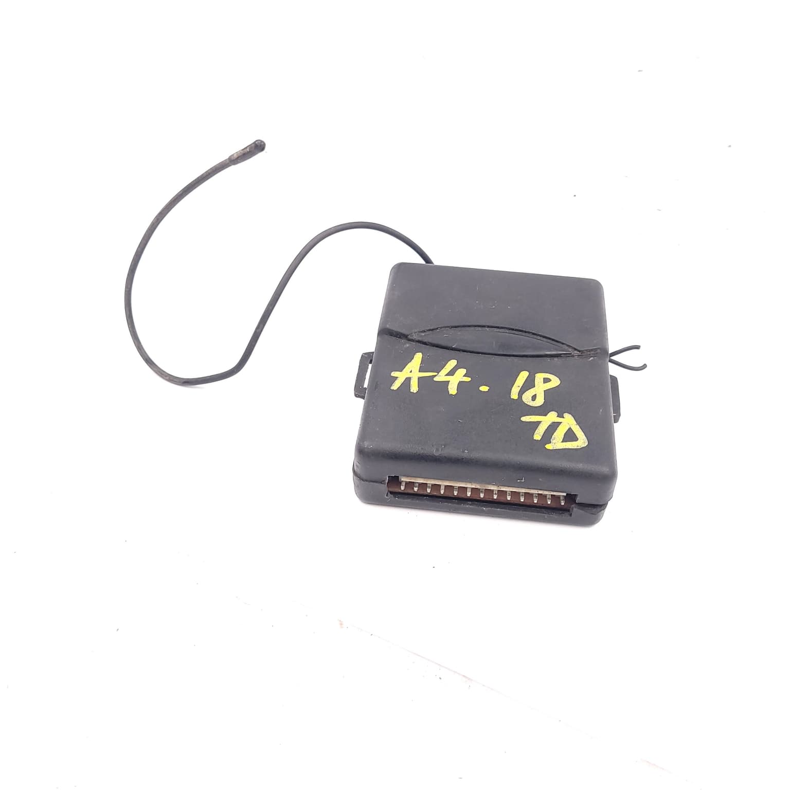 Calculateur Audi A4 B7 (8E) 2004–2008 00563534 – 1