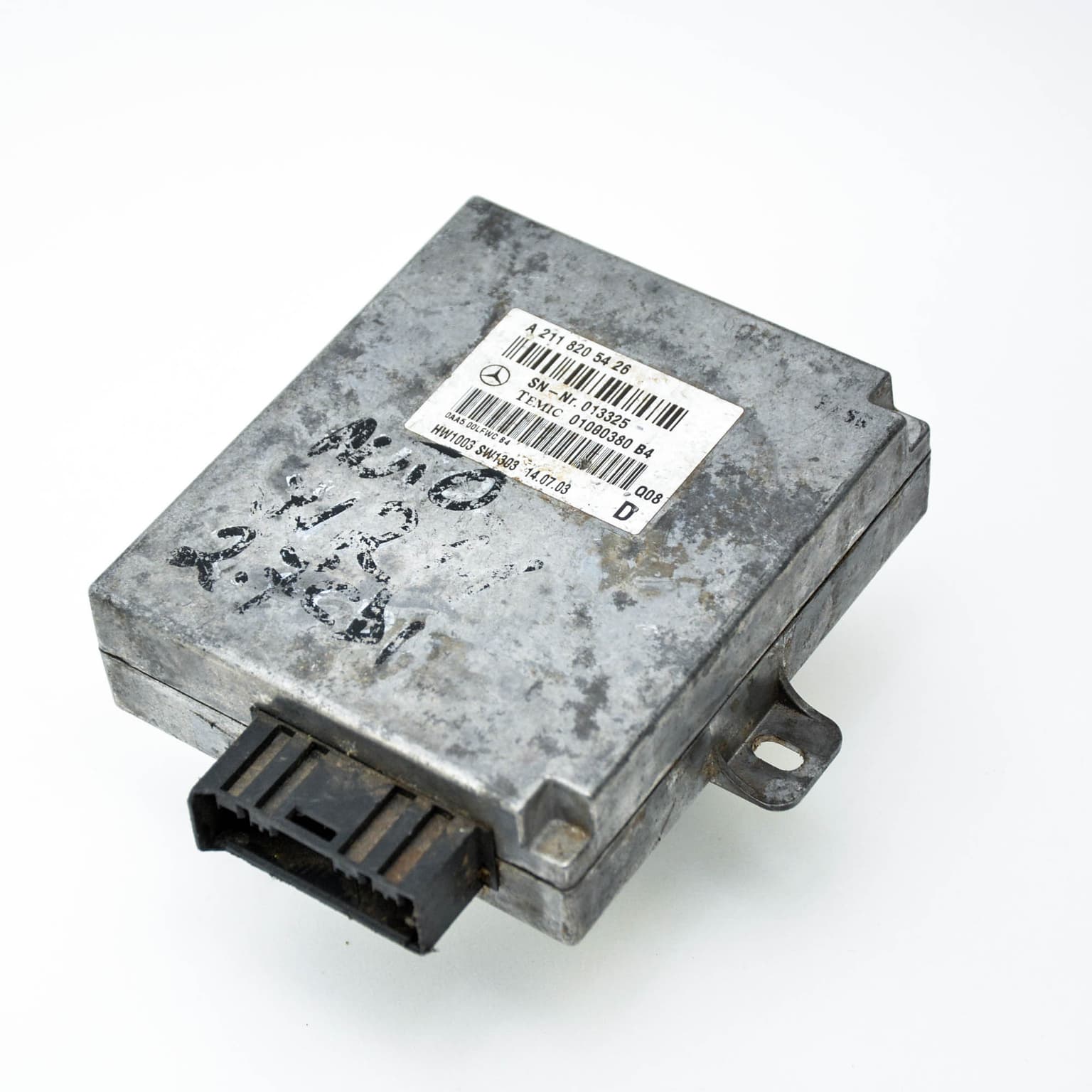 Calculateur Mercedes-Benz E-CLASS (W211) 2002–2009 A2118205426 – 1