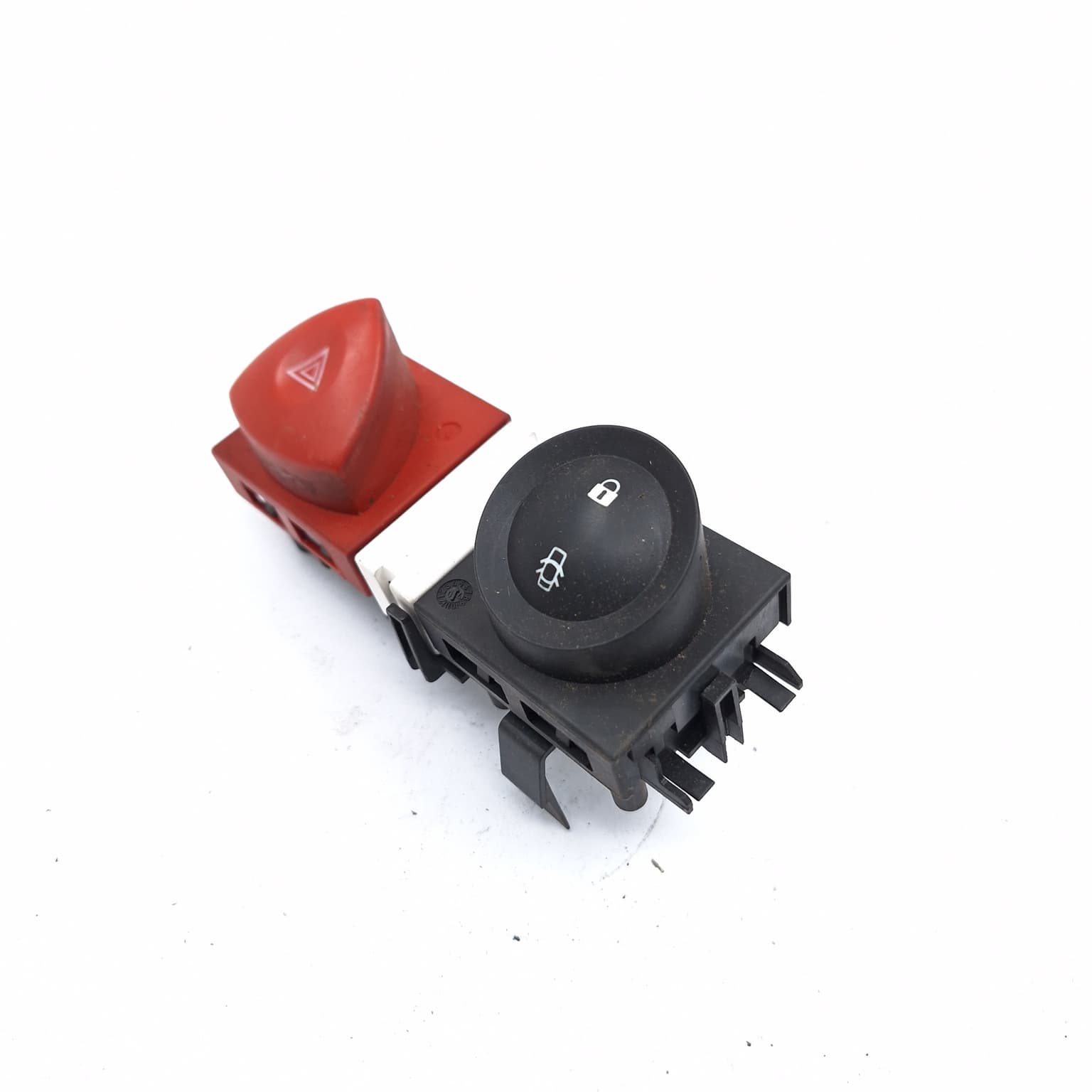 Hazard light switch Renault MEGANE 2 2002–2010 1.5 dCi K9K 724 8200095493 – 1