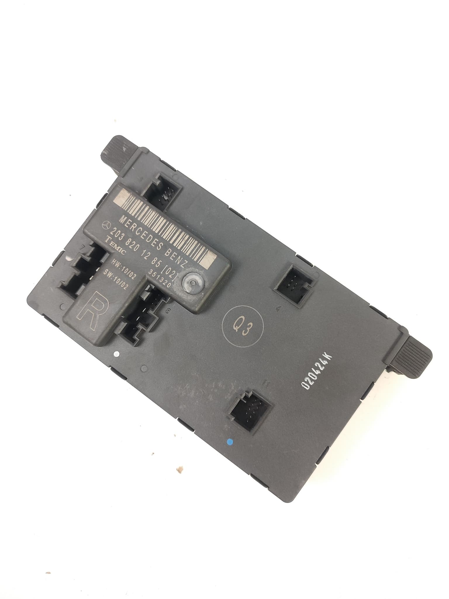 Calculateur Mercedes-Benz C-CLASS (W203) 2000–2007 2038201285 – 1