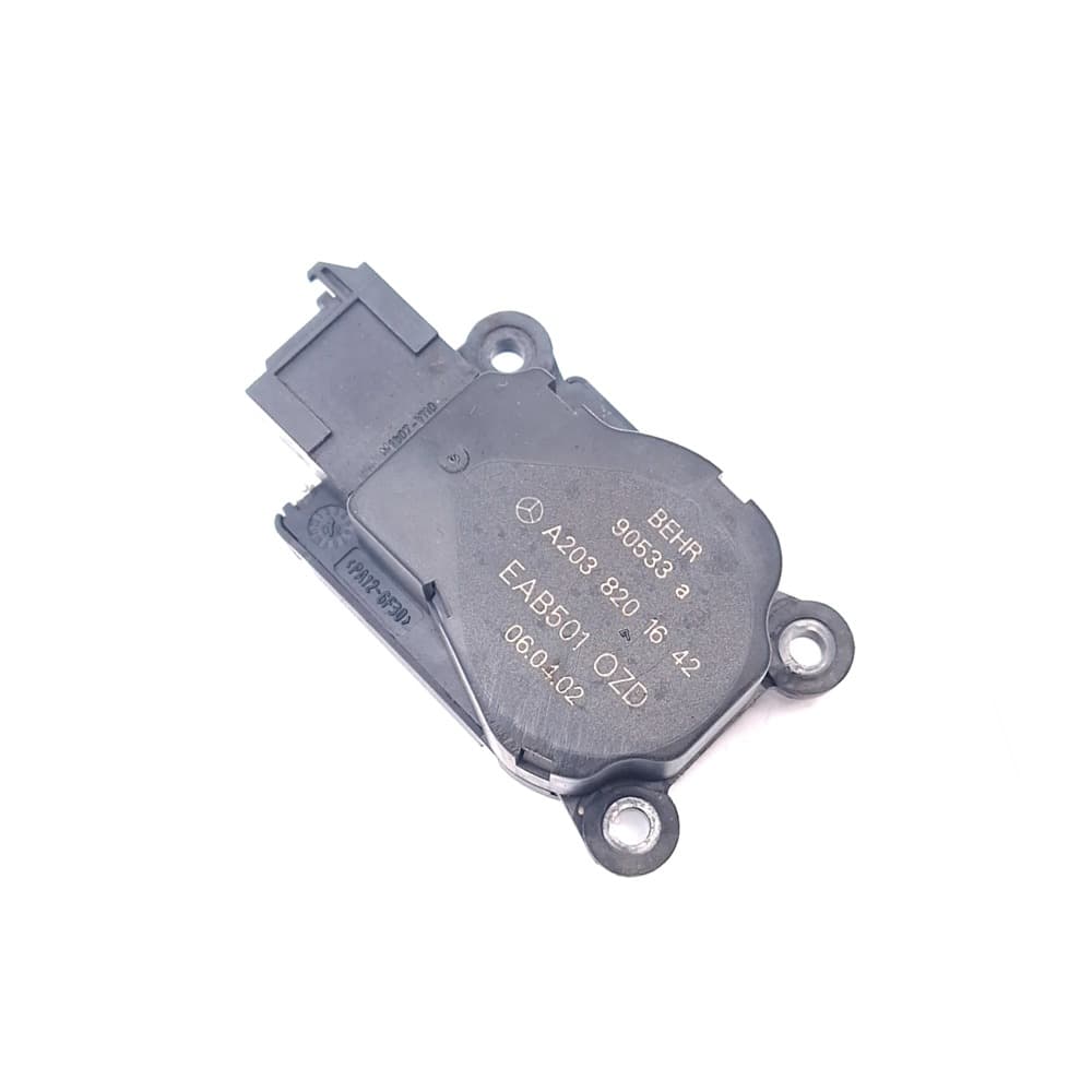Electronic actuator Mercedes-Benz E-CLASS (W211) 2002–2009 E 220 CDI (211.006) OM 646.961 A2038201642 – 1