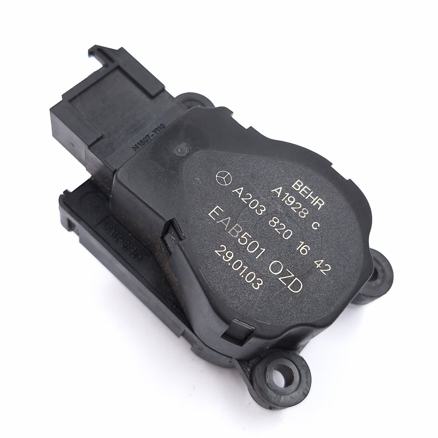 Electronic actuator Mercedes-Benz E-CLASS (W211) 2002–2009 A2038201642 – 1