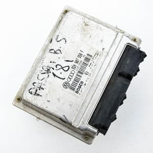 Engine control unit VW PASSAT B5, B5.5 1996–2005 8D0907558F